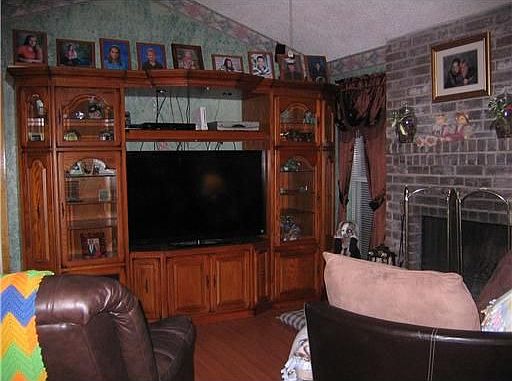 4th image of 10517 Bandera Dr