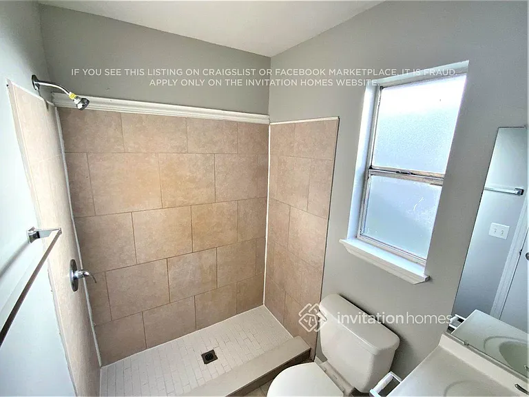 1025 Saint Johns St SE — Photo 8
