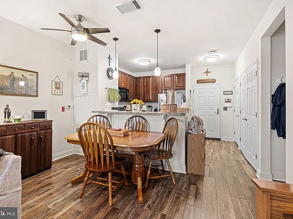 3rd image of 200 W Elm St Suite 1319