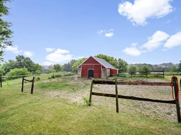 W1553 Woodland ROAD, Rubicon, WI 53078