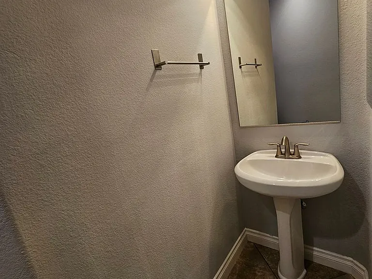 18187 Kodiak Bear Ct — Photo 25