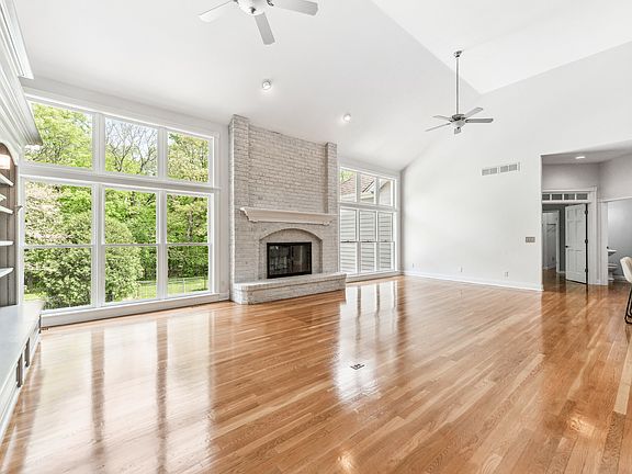 5th image of 3302 Greenwood Ln
