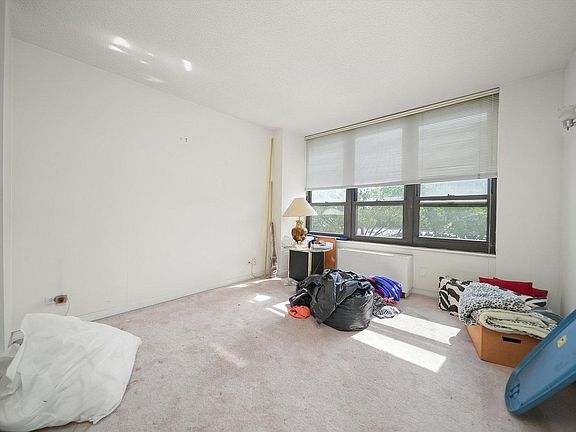 2nd image of 5471 S Hyde Park Blvd APT 6A