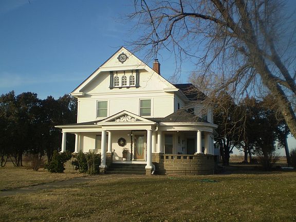 3rd image of 849 E 1st St