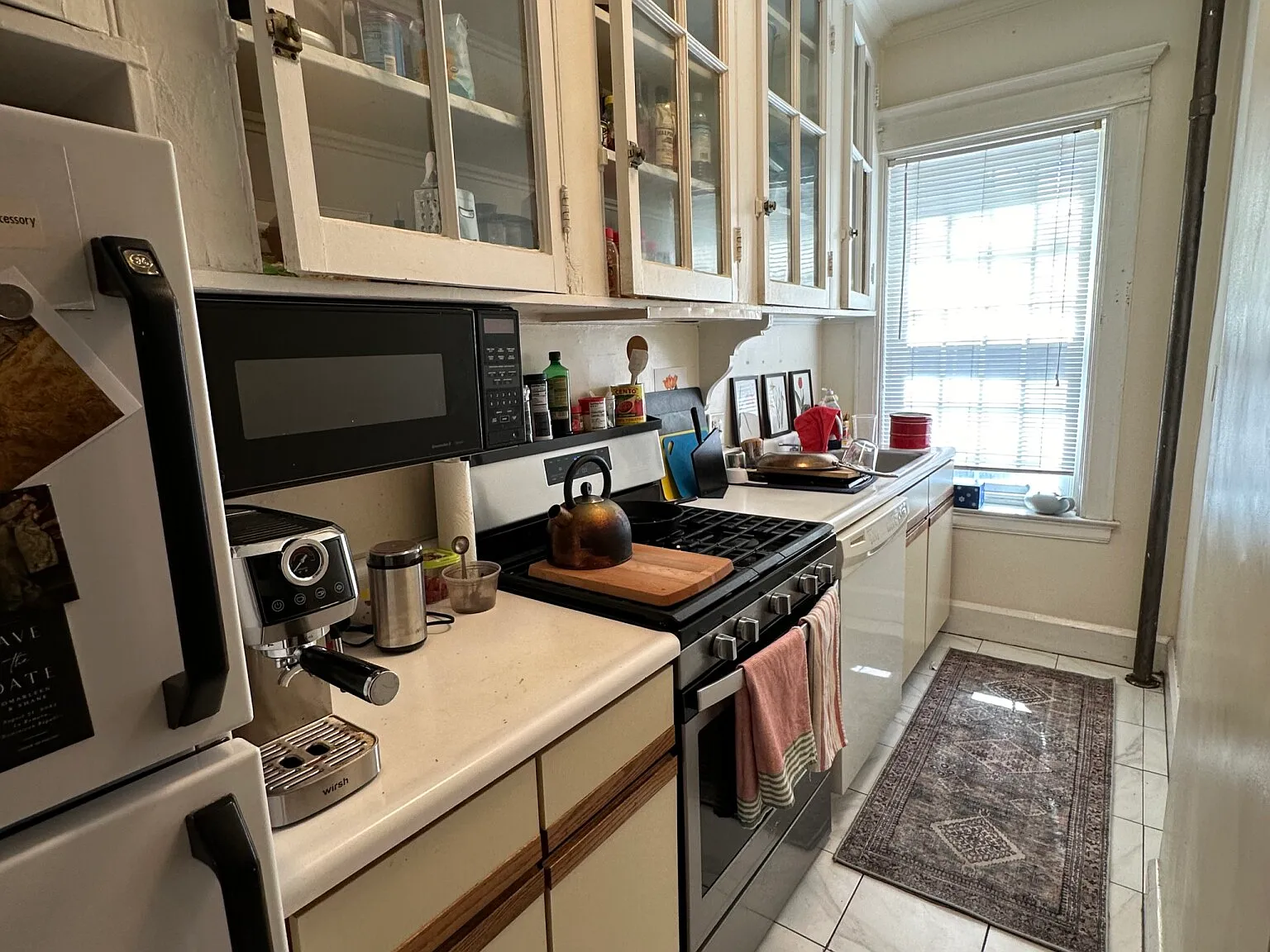 1 bed, 1.0 bath, $2,325 — Photo 3
