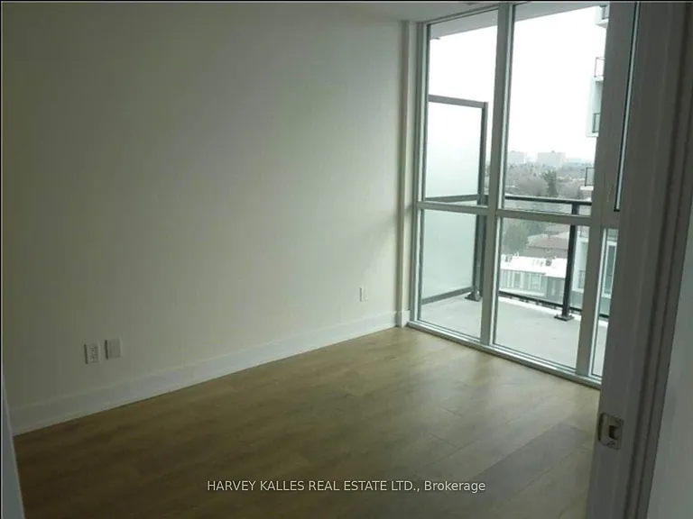 128 Fairview Mall Dr #810 — Photo 5