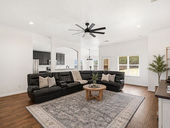 2nd image of 780 Countryside Dr