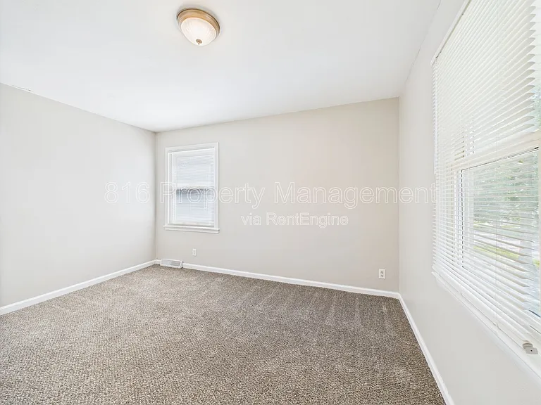 4321 N Lister Ave — Photo 21