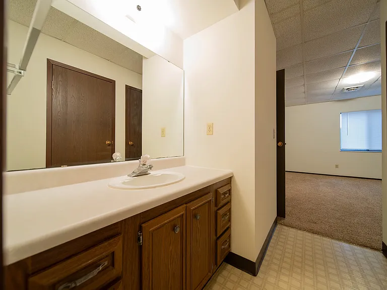 Regency Tower — Photo 19