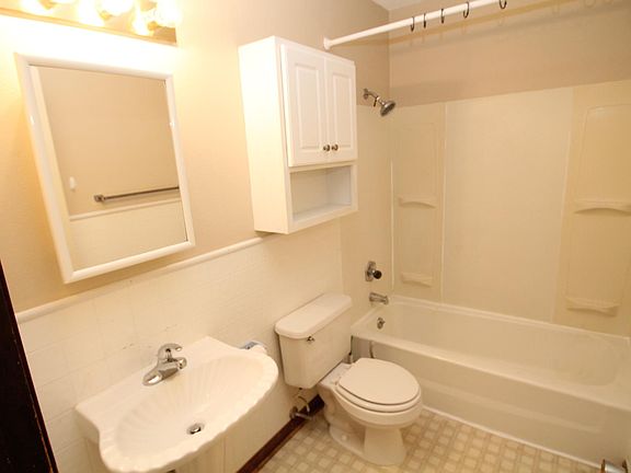 2nd image of 1416 Delta Dr #Both