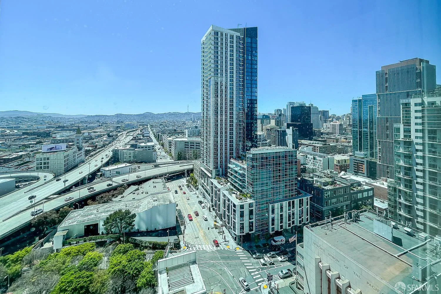 1 bed, 1.0 bath, 840 sqft, $6,800 — Photo 4