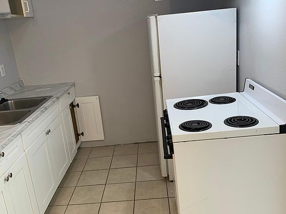 2nd image of 2004 D Ave #9