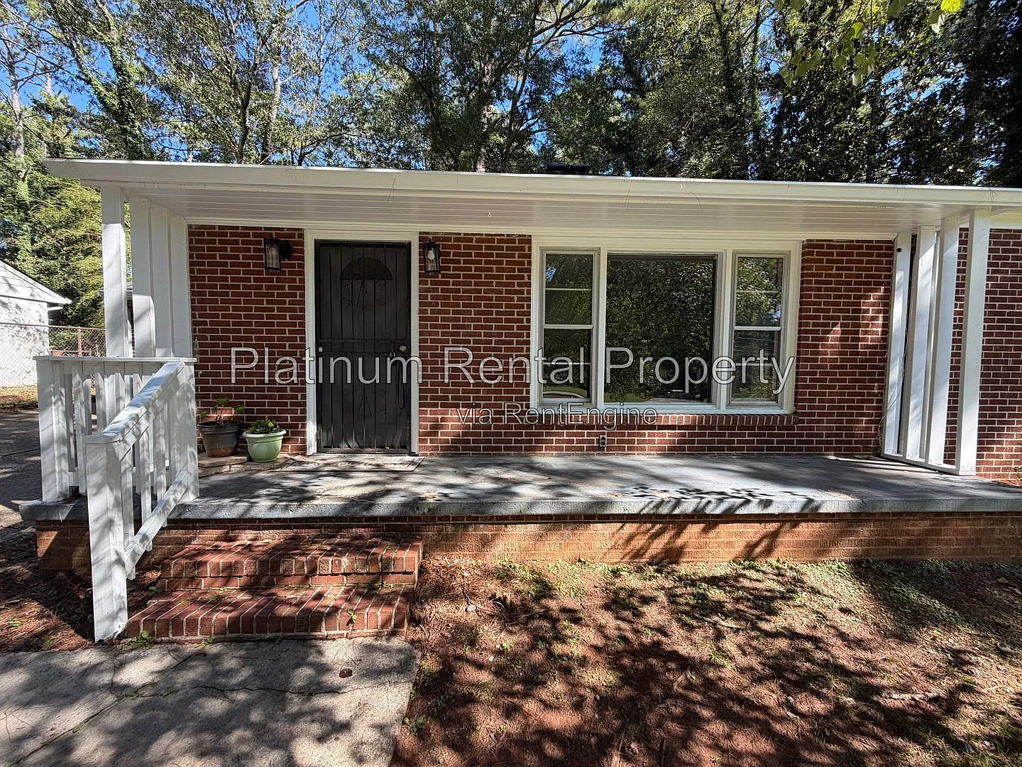 4 bed, 2.0 bath, 1288 sqft, $1,999 — Photo 2