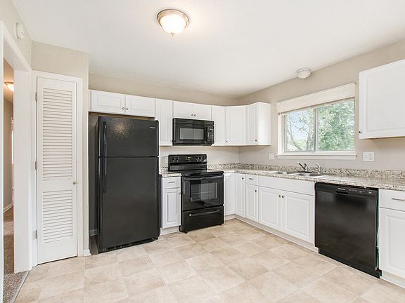 5th image of 4014 S Crane Cir