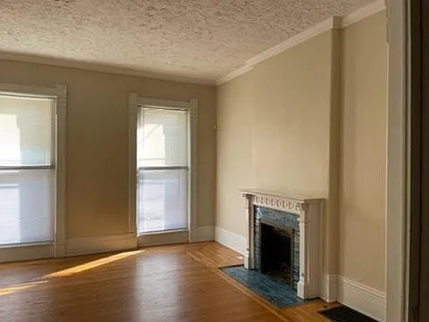 2 bed, 1100 sqft, $999 — Photo 3