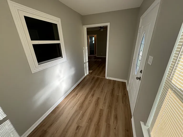 2529 Morgan Dr — Photo 2