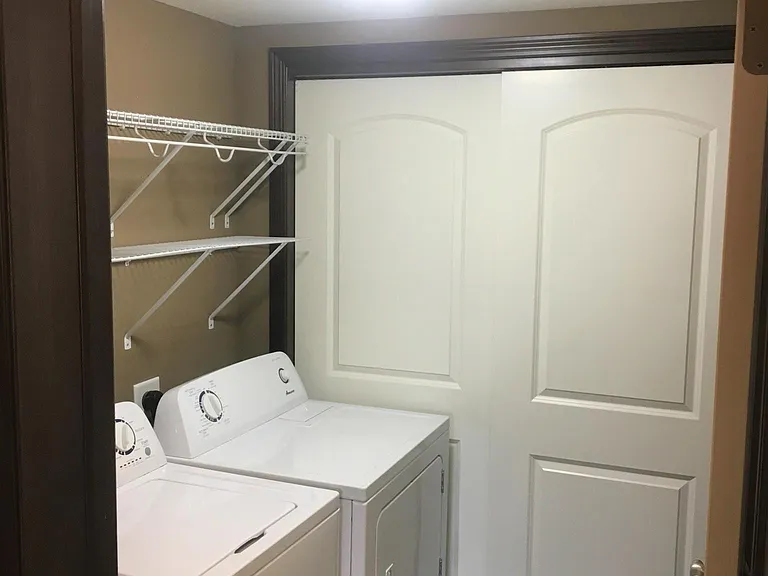 1211 NE Windsor Dr #202 — Photo 3