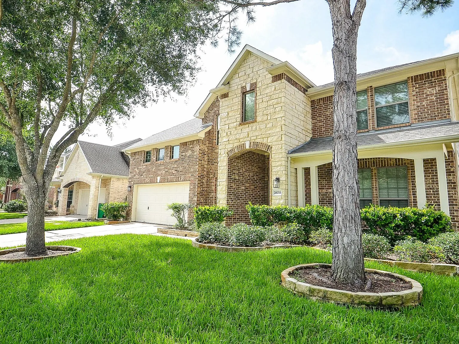 4 bed, 3.5 bath, 3290 sqft, $3,750 — Photo 4