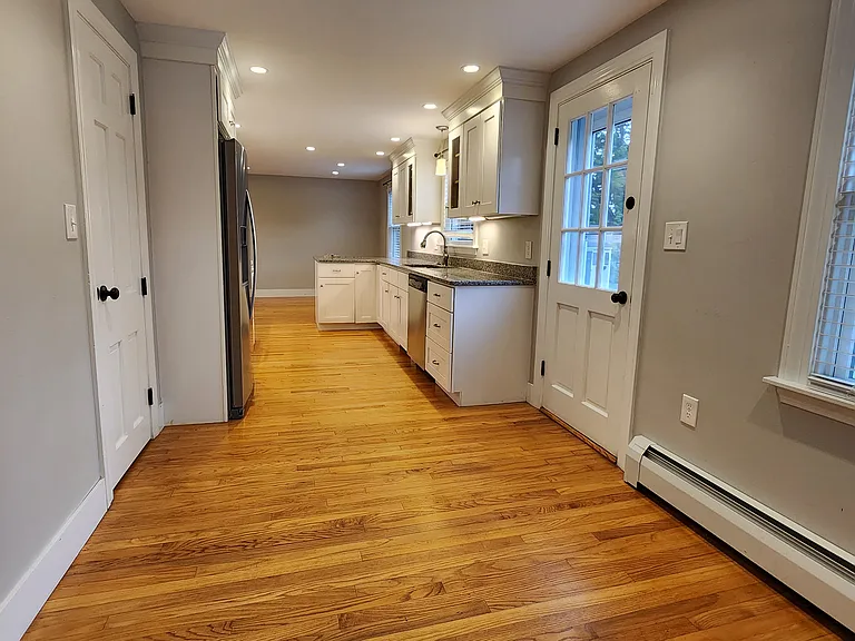 kitchen/dining area