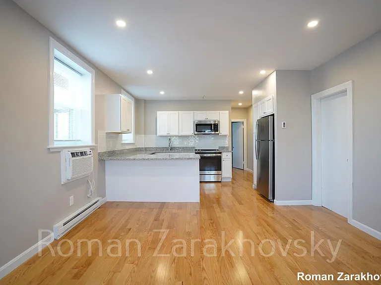 1198 Commonwealth Ave #6 — Photo 2
