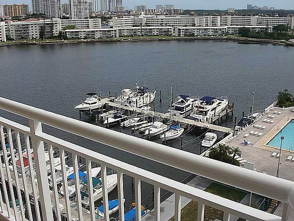 2nd image of 18071 Biscayne Blvd APT 1001-3