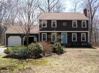 18 Country Village Ln, Clinton, CT 06413