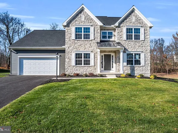 203 E Stewart Ct, Marysville, PA 17053