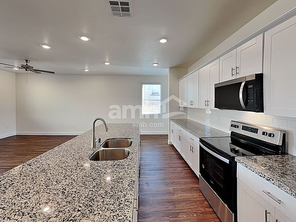 3rd image of 322 Palazza Reserve Pl
