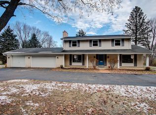 S94W23180 Meadow View Ln, Big Bend, WI 53103