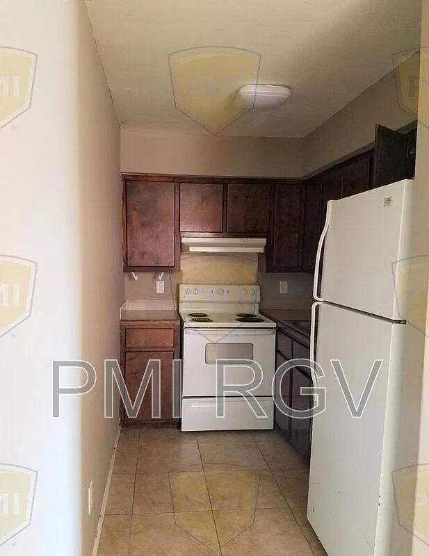 2 bed, 1.0 bath, $575 — Photo 2