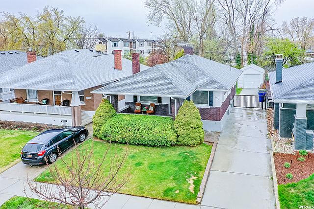 1st image of 631 E Wilson Ave