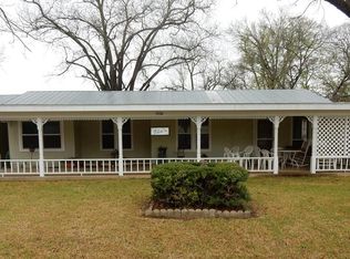 1006 E Highway St, Fredericksburg, TX 78624