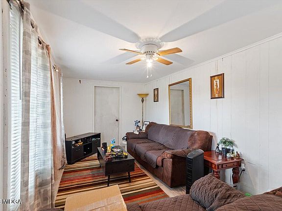 5th image of 1168 James St