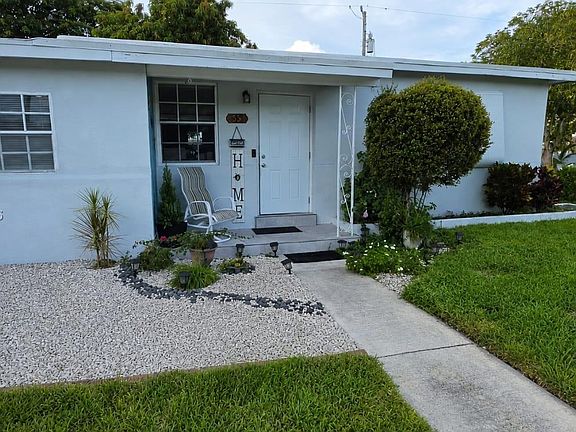 3rd image of 1533 NE 48th St