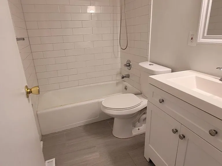 367 Homeland Southway #1B — Photo 9