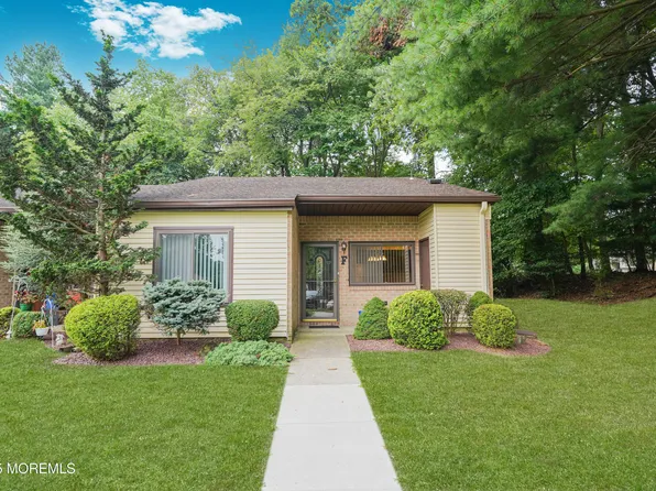 184F Cross Slope Court, Manalapan, NJ 07726