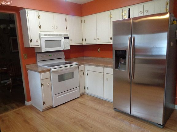 2nd image of 8122 Faulkner Dr