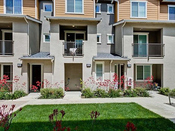 2nd image of 1321 Coyote Creek Way