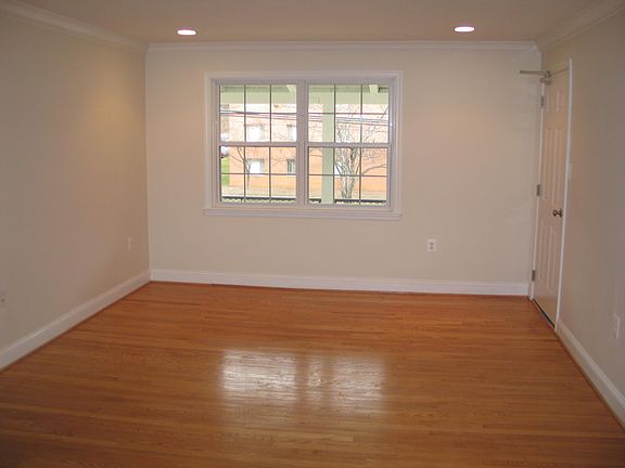 3rd image of 7521 Maple Ave #9-7521