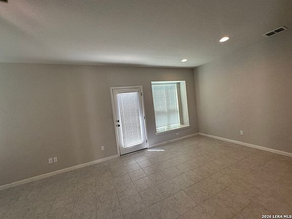 4th image of 1182 Esplanade Parkway