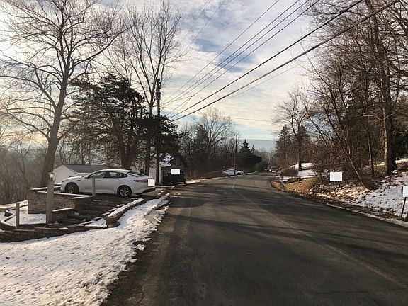 4th image of 22 Valley Dr