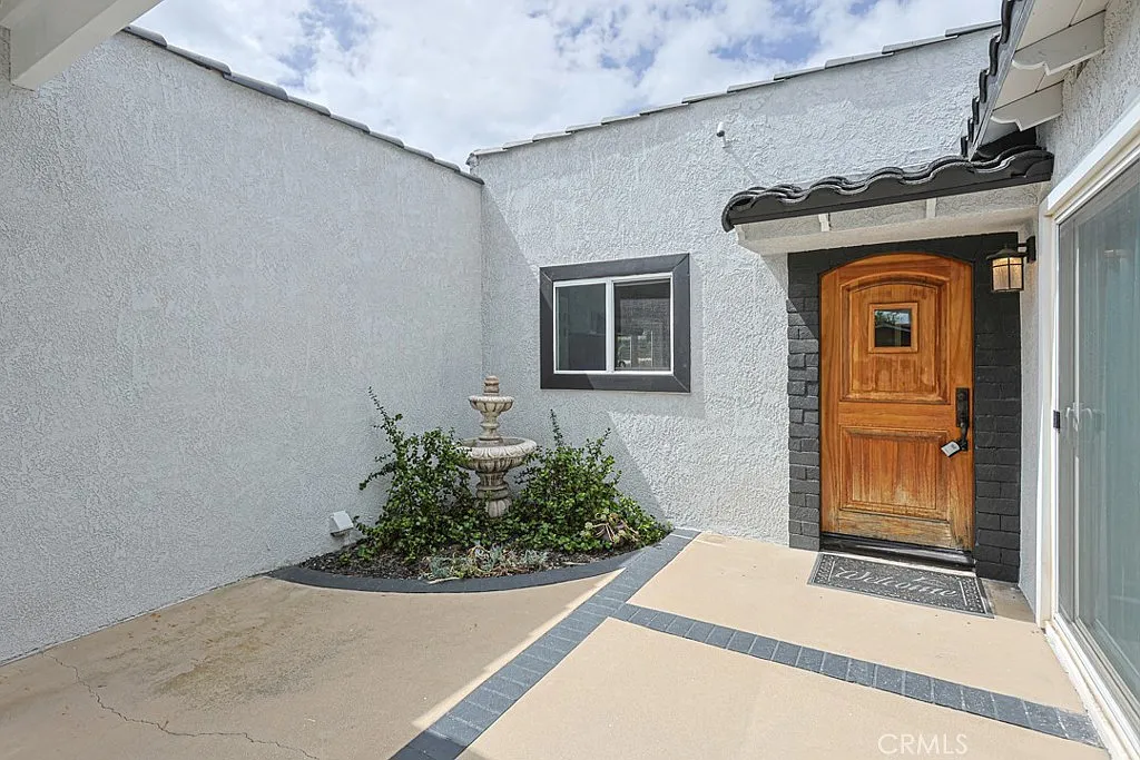 3 bed, 1274 sqft, $5,500 — Photo 3