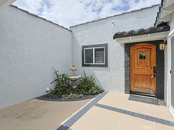 3rd image of 15001 Victoria Ln
