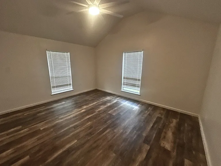 24473 Marie Ct — Photo 32