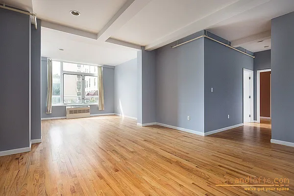 Rented by aptsandlofts.com | media 1