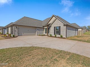 403 Fairway Blvd, Jackson, TN 38305