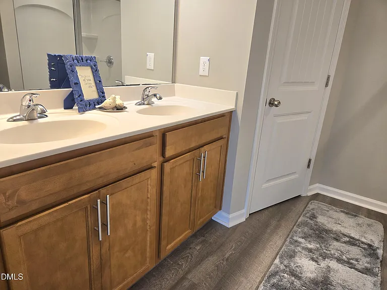 72 E Grove Point Dr — Photo 9