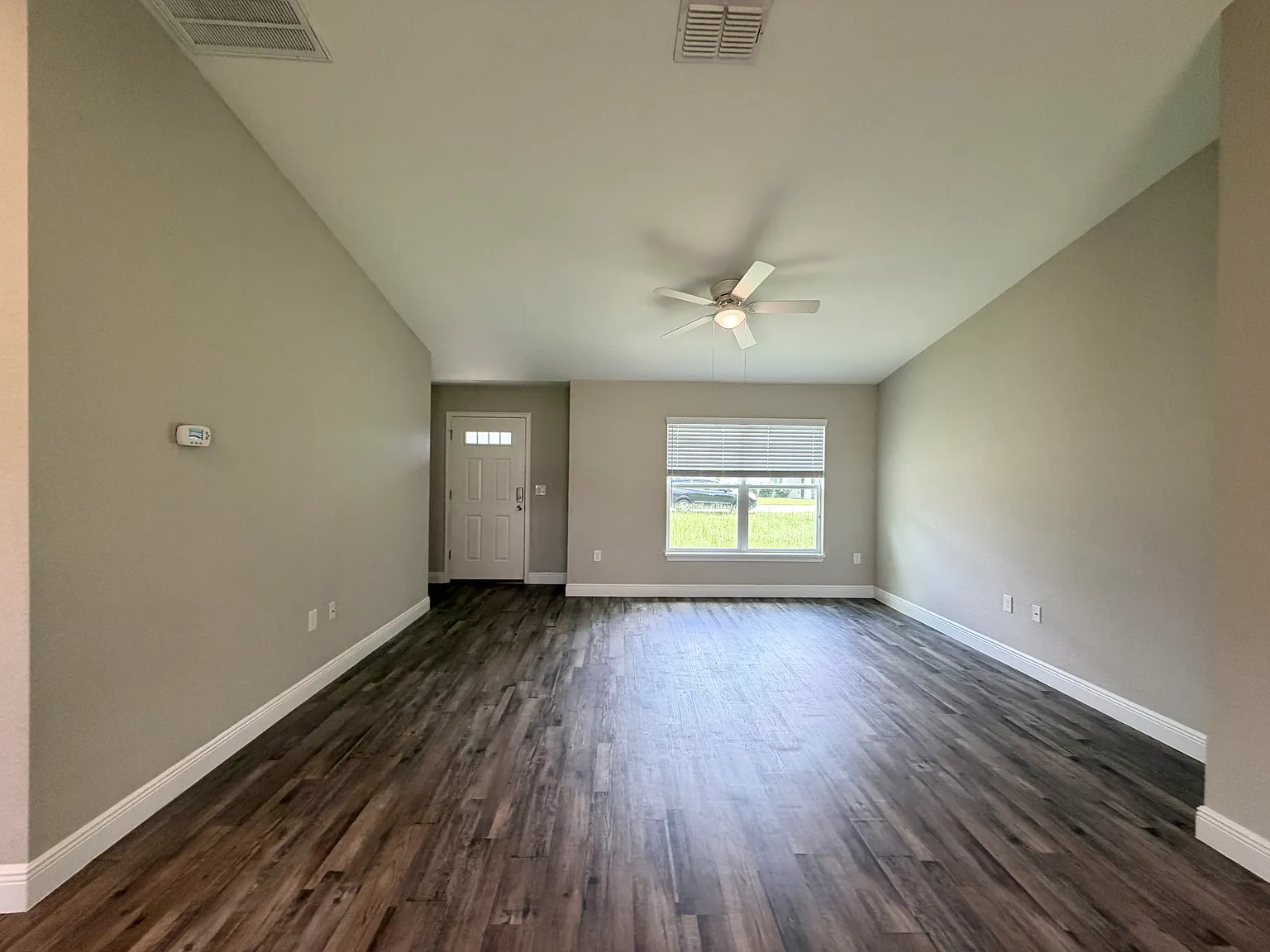 3 bed, 1453 sqft, $1,795 — Photo 2