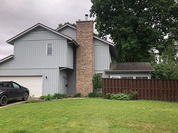 4th image of 3010 Greenbriar Ave