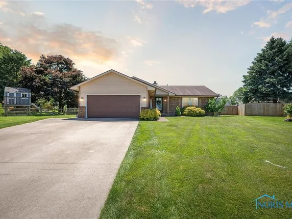 3474 Zepplin Ct, Northwood, OH 43619